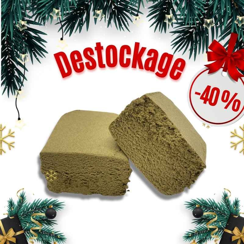 pollen de CBD en déstockage avec réduction de 40 %, présentée sur un fond blanc avec décoration de Noël, offre promotionnelle Le Temple du CBD.